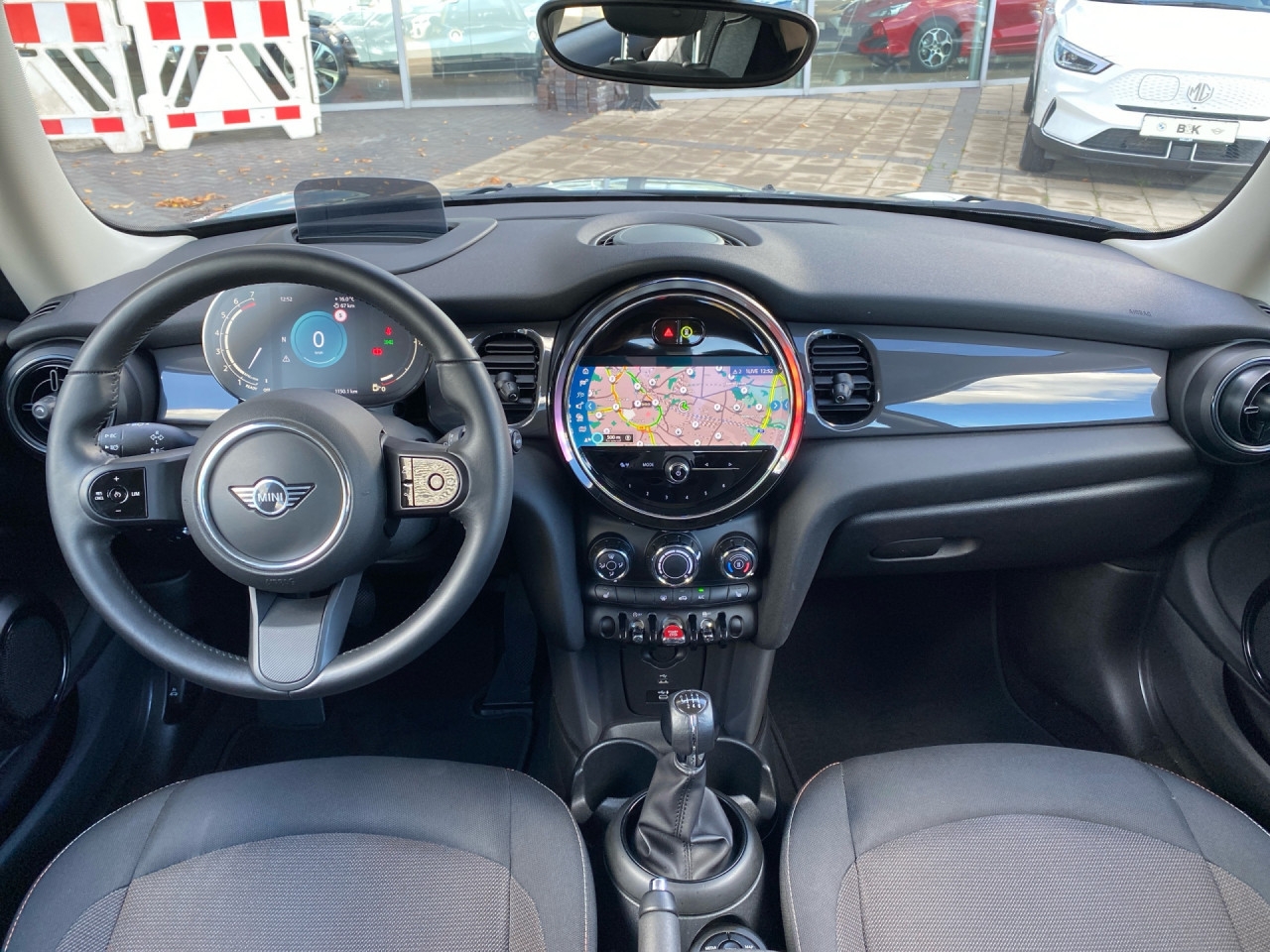 Bild 11 | MINI Cooper 3 Trg. Navi HUD DAB LED Tempo KAM Isofix