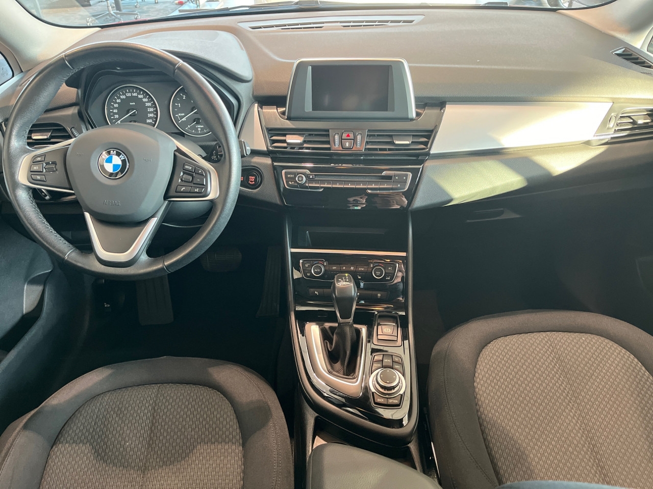 Bild 11 | BMW 218i Active Tourer Advantage Navi AC SHZ 16'' PDC