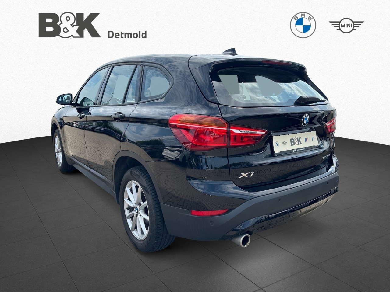 Bild 4 | BMW X1 sDrive 18i Advant. Navi DAB PDC Shz AHK Pano