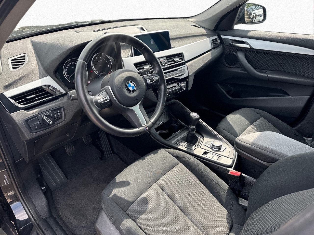 Bild 7 | BMW X1 sDrive 18i Advant. Navi DAB PDC Shz AHK Pano