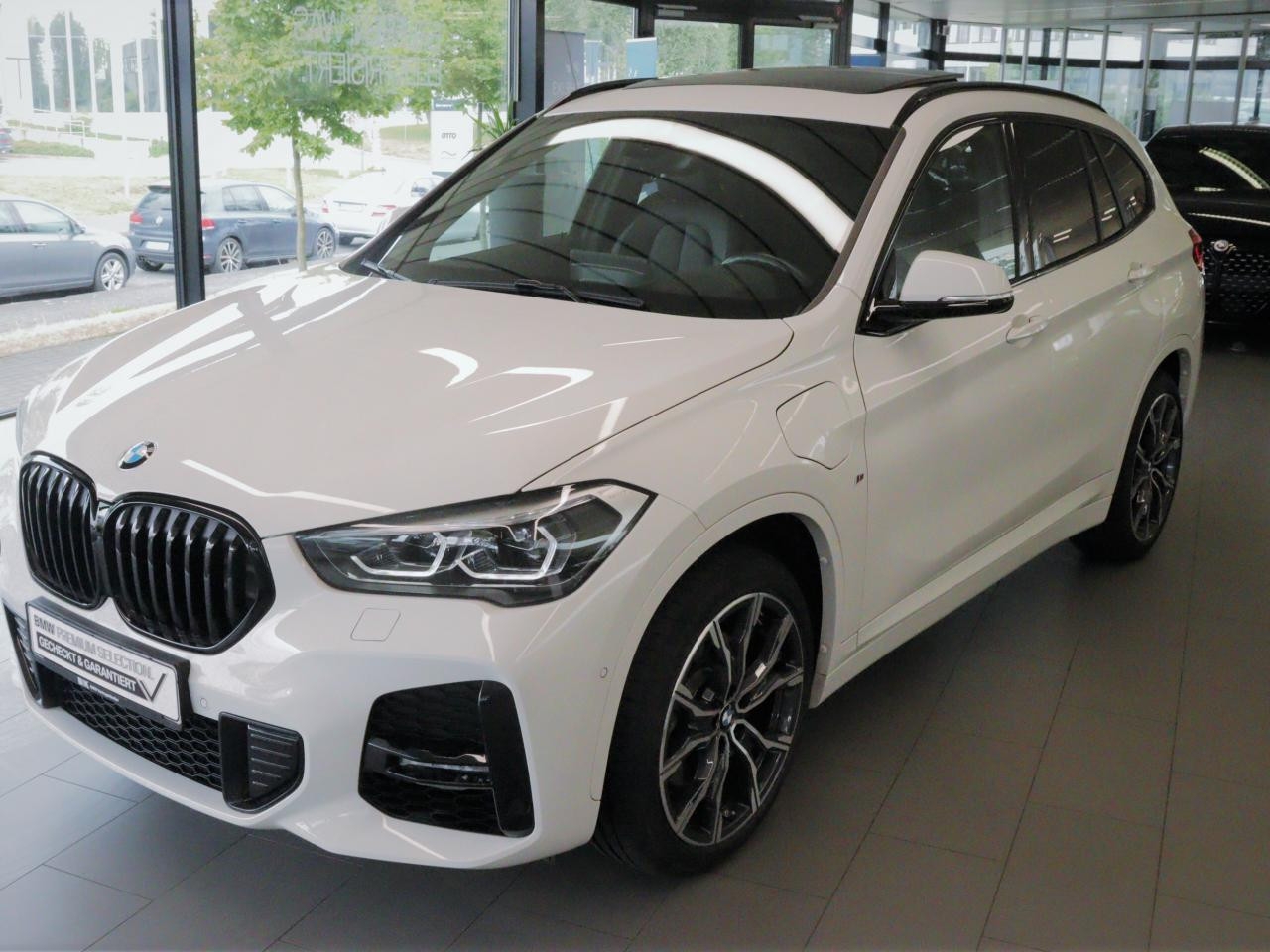 Bild 6 | BMW X1 xDrive 25e M SPORT NaviPlus, AdapLED, Leder, AHK