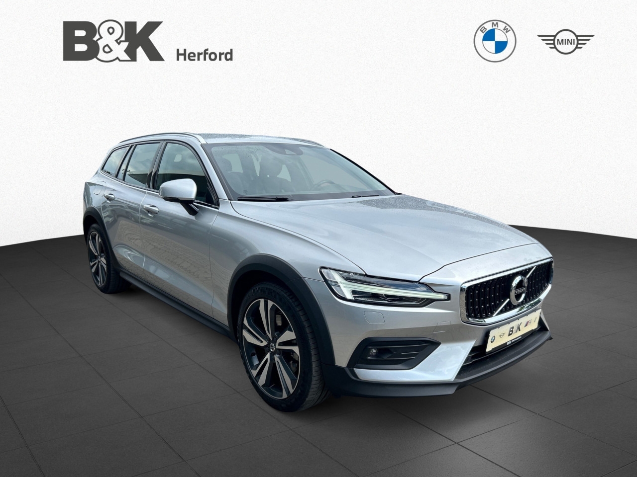 Bild 3 | Volvo V60 2.0 D4 AWD Cross Country ThorsHammer IDIS