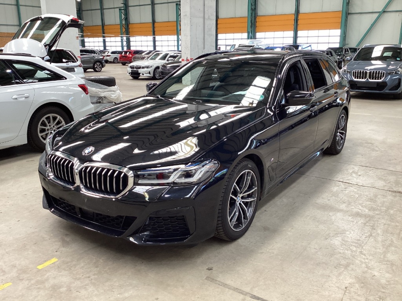 Bild 2 | BMW 530i T M SPORT Pano, AHK, Laser, DAPro, HUD, 360° Navi